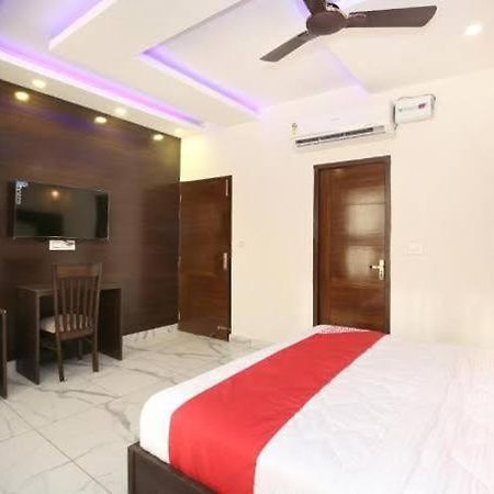 Hotel Ska Chandīgarh Esterno foto