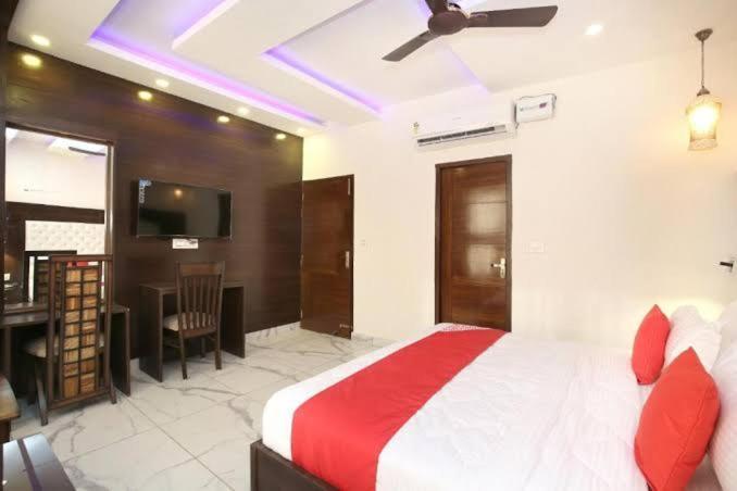 Hotel Ska Chandīgarh Esterno foto