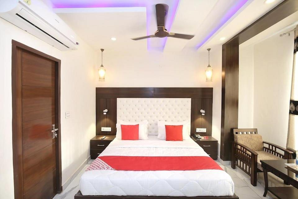 Hotel Ska Chandīgarh Esterno foto